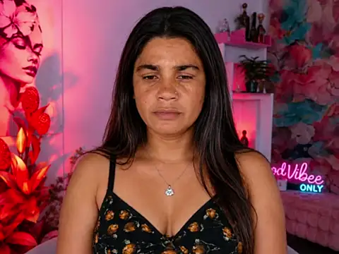 Bong_priya5's Webcam Show