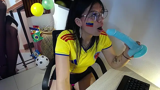 Chantal_Evans7_ Live XXX-Chat