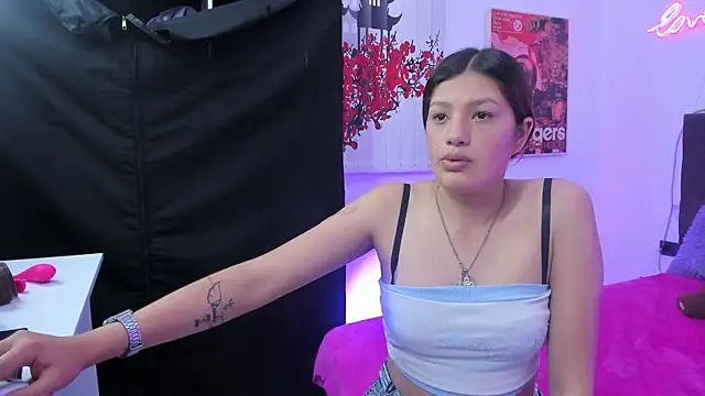 Kyra_Noir Pertunjukan Webcam