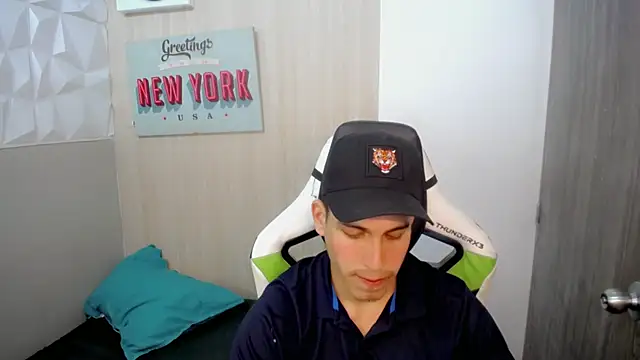 luxury_group's Webcam Show