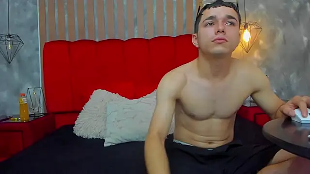 ZoeANDAlex_ Show in webcam