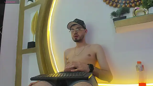 Liam_Drake Show in webcam