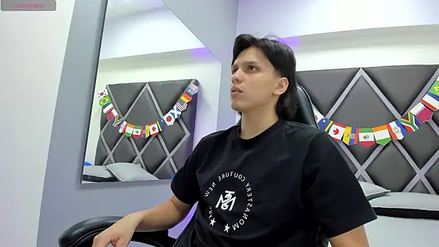 Dante-23: διαδικτυακό σόου στην κάμερα