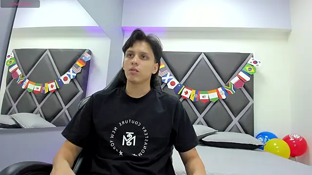 Dante-23: διαδικτυακό σόου στην κάμερα