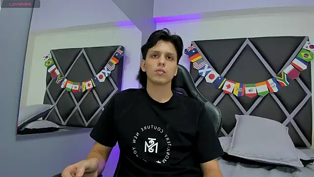Show modela Dante-23 na web-kameri