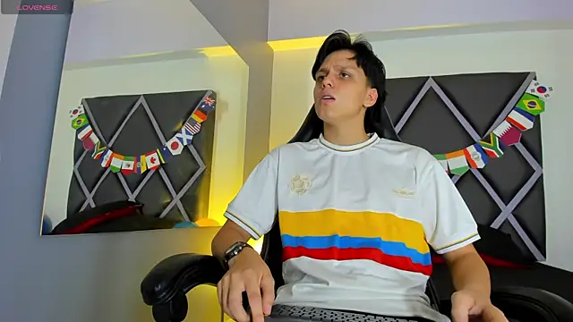 Dante-23 Webcam Show
