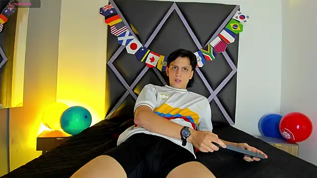 Dante-23 Webcam Show