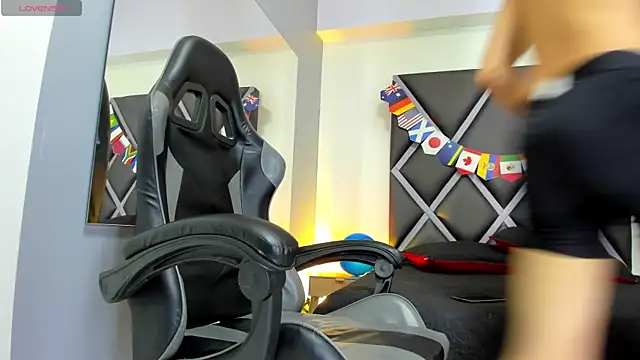Dante-23 Webcam Show