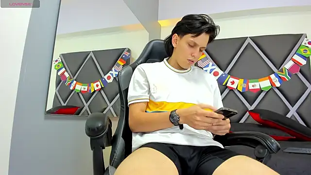 Dante-23 – webcam-show