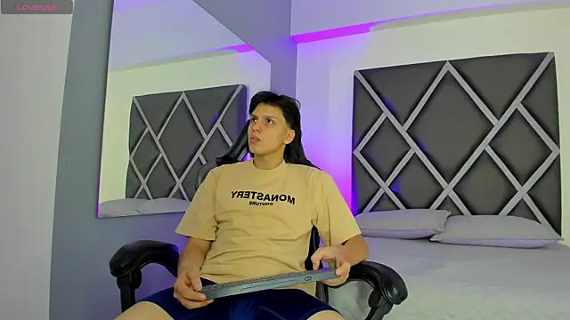 Dante-23 Webcamshow