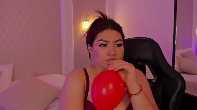 Chat +18 de julieta_wildblood ao vivo