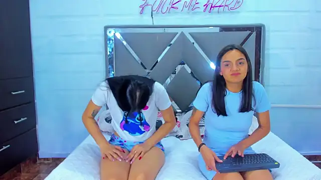 Trioof_Queens webkamerás műsora