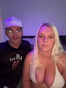 Blondebarbie21 Webcamshow