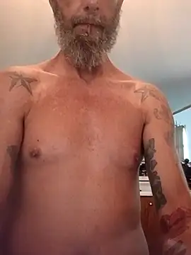 longerFellow Show in webcam