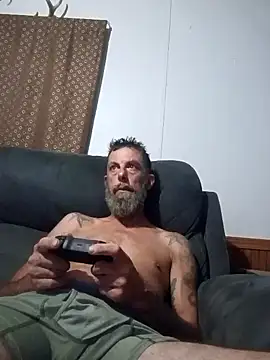 longerFellow Show in webcam