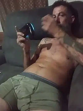 longerFellow Show in webcam