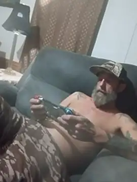 longerFellow Show in webcam