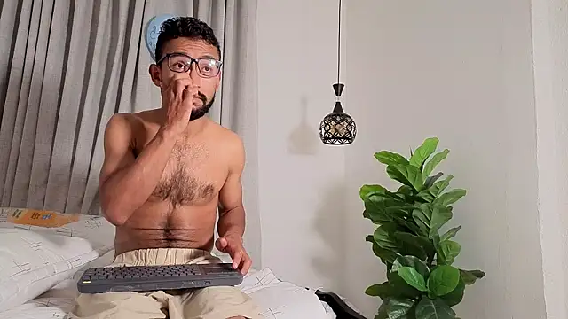emilytorresvg Show in webcam