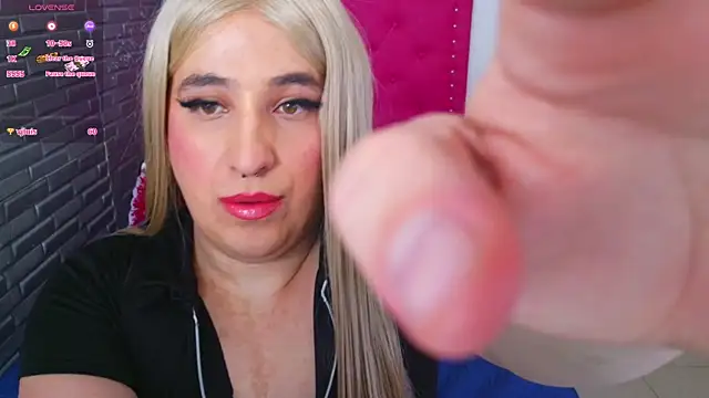 roxxy_pink_'s Webcam Show