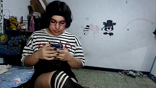 Tiff_-Styles webcam show