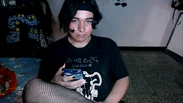 Cutie_Sam Show in webcam