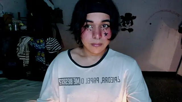 Cutie_Sam Show in webcam
