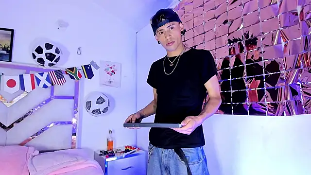 Demian_Salvatoire – webcam-show