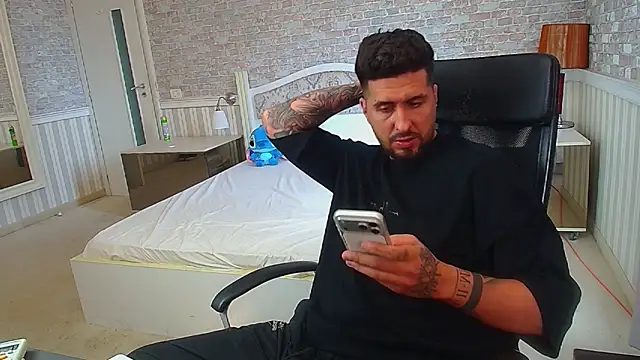 LoganStroud webcam show