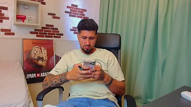 LoganStroud Webcam show