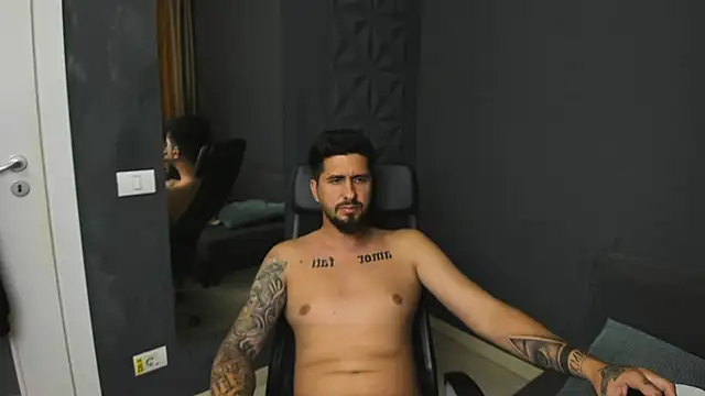 عرض كام LoganStroud
