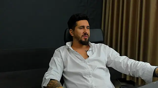 LoganStroud 在線直播表演