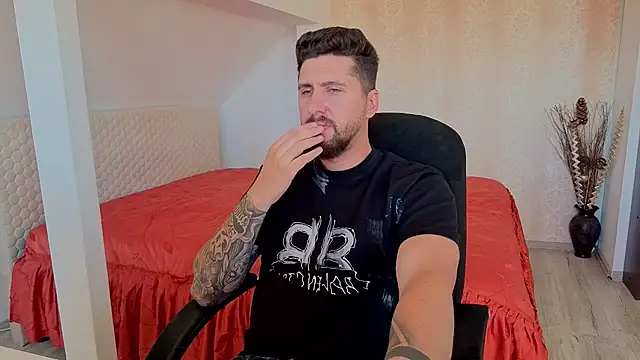 LoganStroud webcam show