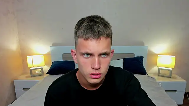 Show modela m0neyken na web-kameri