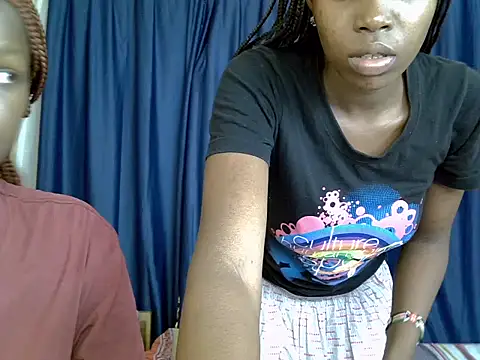 Petitesin's Live XXX Chat