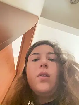 kate_nicepops333221's Webcam Show