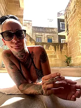 inked_up_jade's Webcam Show