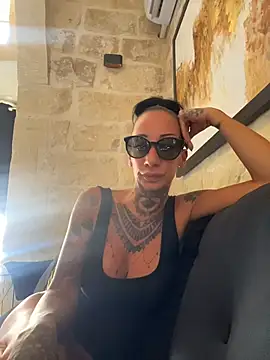 inked_up_jade's Webcam Show