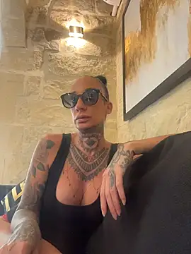 inked_up_jade webkamerás műsora