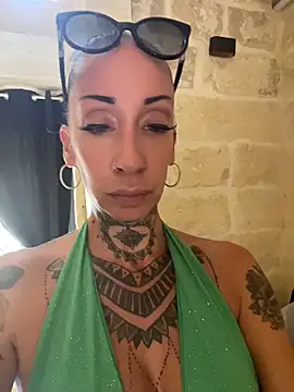 inked_up_jade Adlı Modelin Web Kamerası Şovu