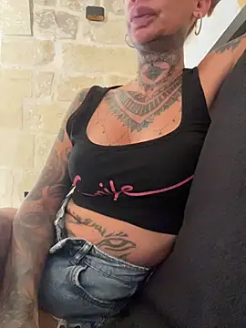 inked_up_jade webkamerás műsora