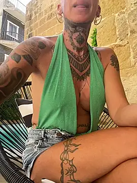 inked_up_jade's Live Chat Room