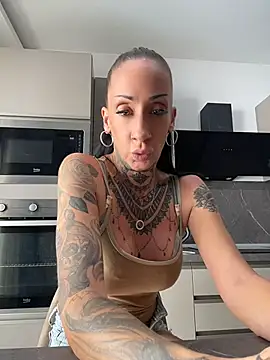 Show modela inked_up_jade na web-kameri