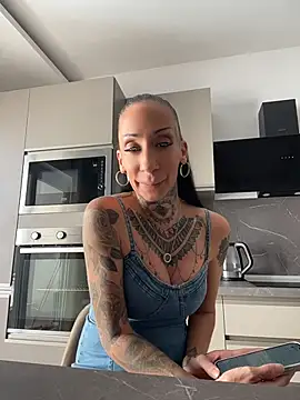 inked_up_jade Webcam-Show