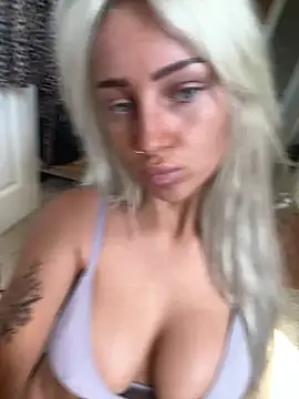 Webkamerová show BlondieMbaddie