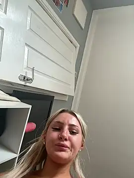 BlondieMbaddie: вебкам-шоу