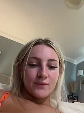 BlondieMbaddie Webcam Show