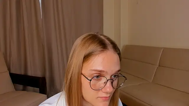 FemMantis Chat XXX in diretta