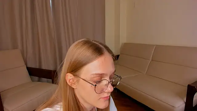 FemMantis Adlı Modelin Canlı XXX Sohbeti