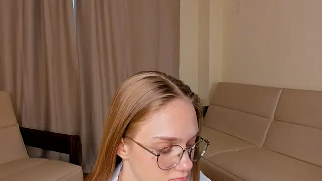 FemMantisn Live XXX chat