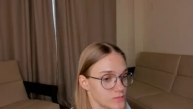 FemMantis Chat XXX in diretta